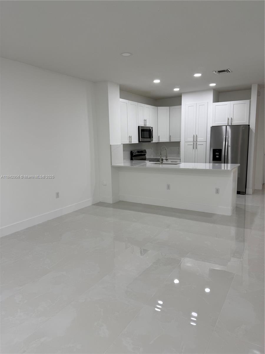 MEDITERANIA - Residential Lease