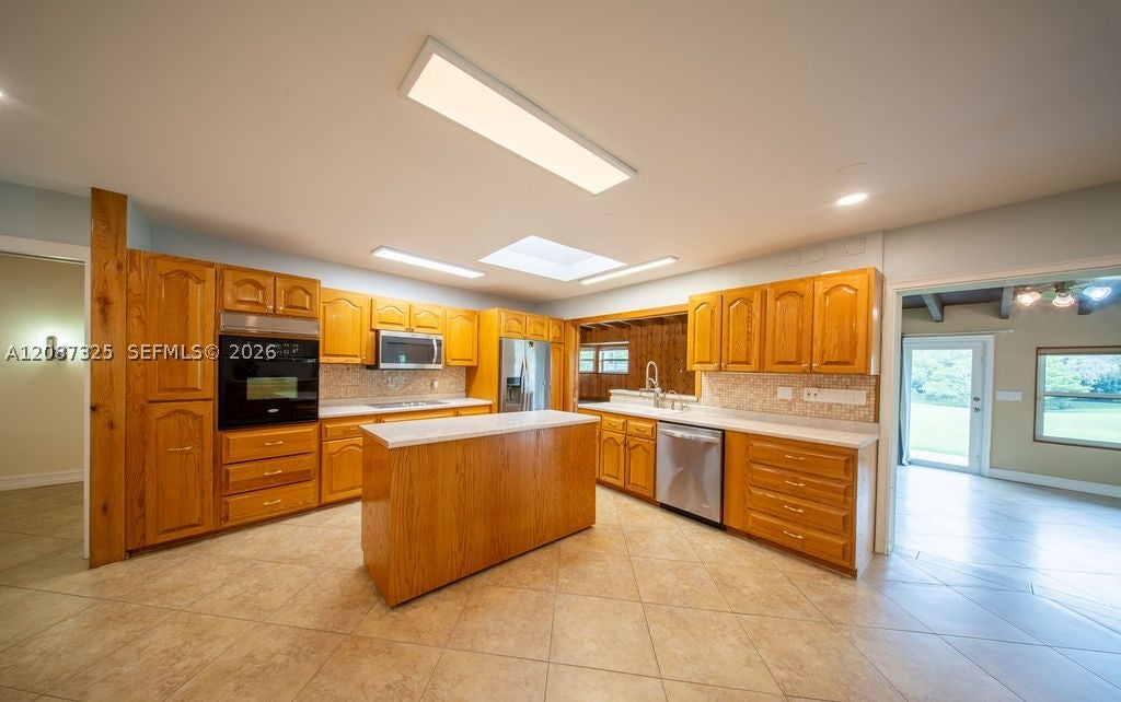 4391 SW 77th Ave
