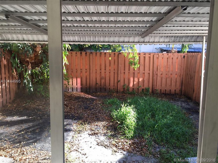BEAUTIFUL SPACIOUS 3 Bedroom, 2.5 Bathroom Townhouse Near Nova Schools & Universities. Completely Renovated a Year Ago. Privacy Fenced Back Yard. Fridge, Stove, Microwave, Washer and Dryer. Available Now.