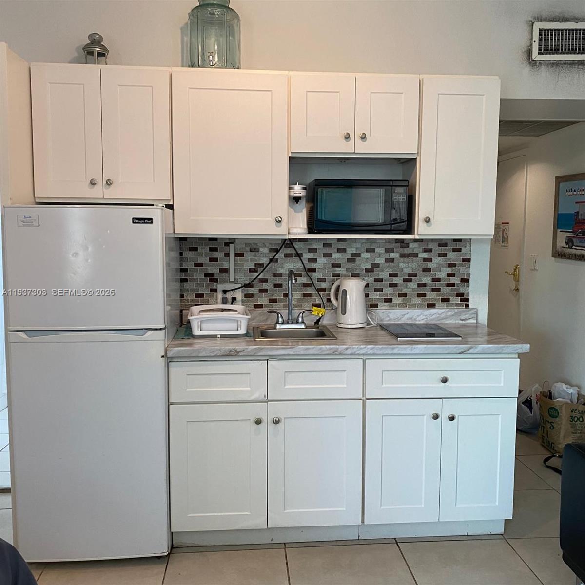 6345 Collins Ave 512