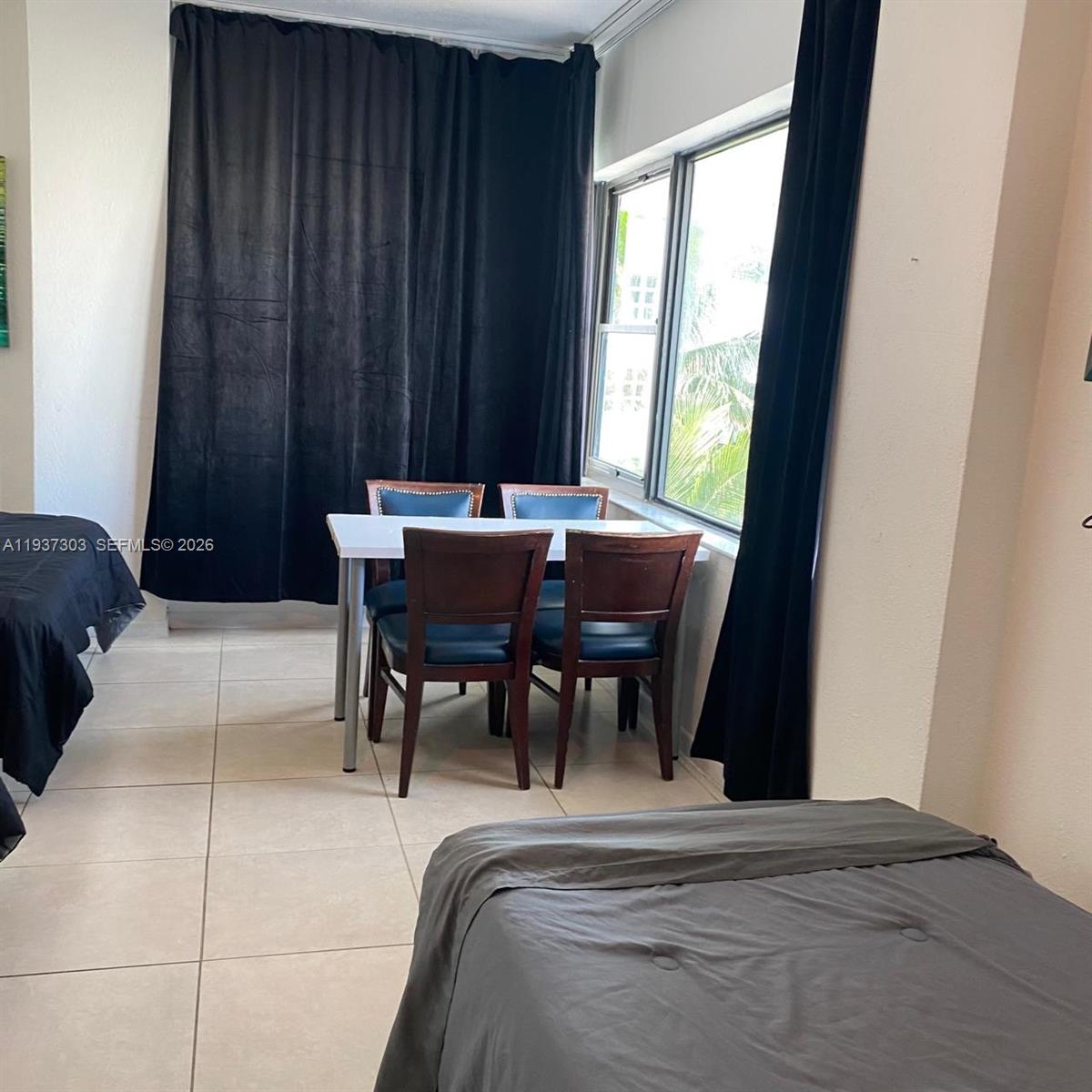 6345 Collins Ave 512