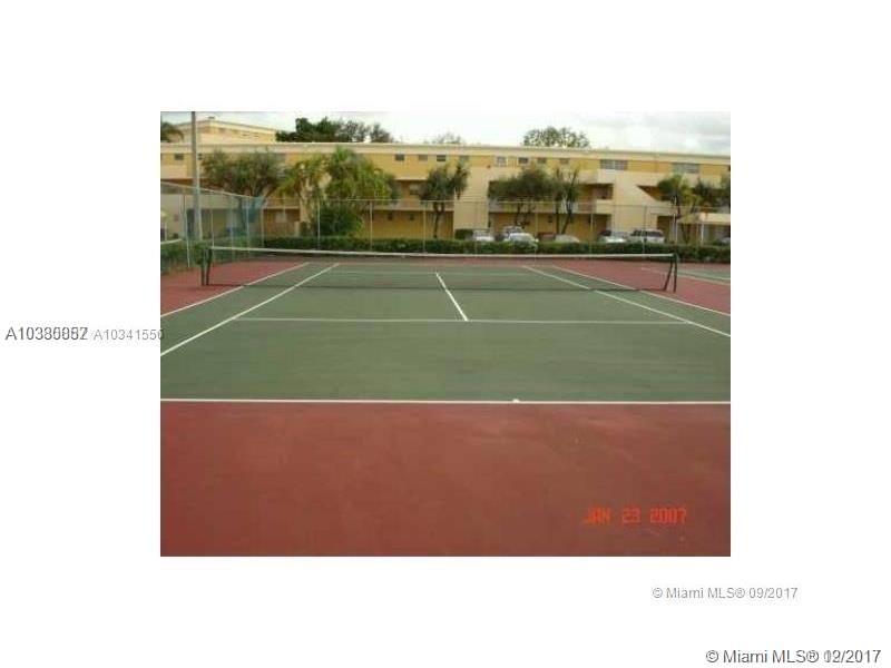 THE BEACH CLUB FONTAINEBL - Residential