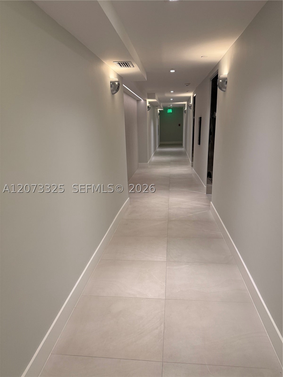 2457 Collins Ave 1405