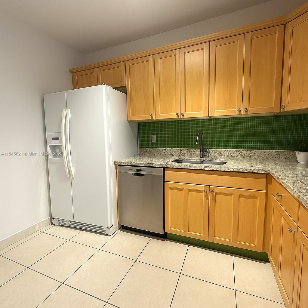 12290 NE 11th Ct 206