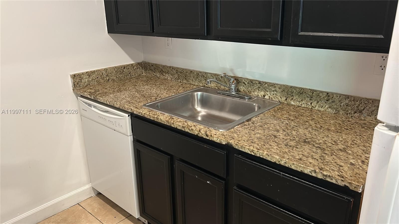 SUTTON HOUSE CONDO - Residential Lease