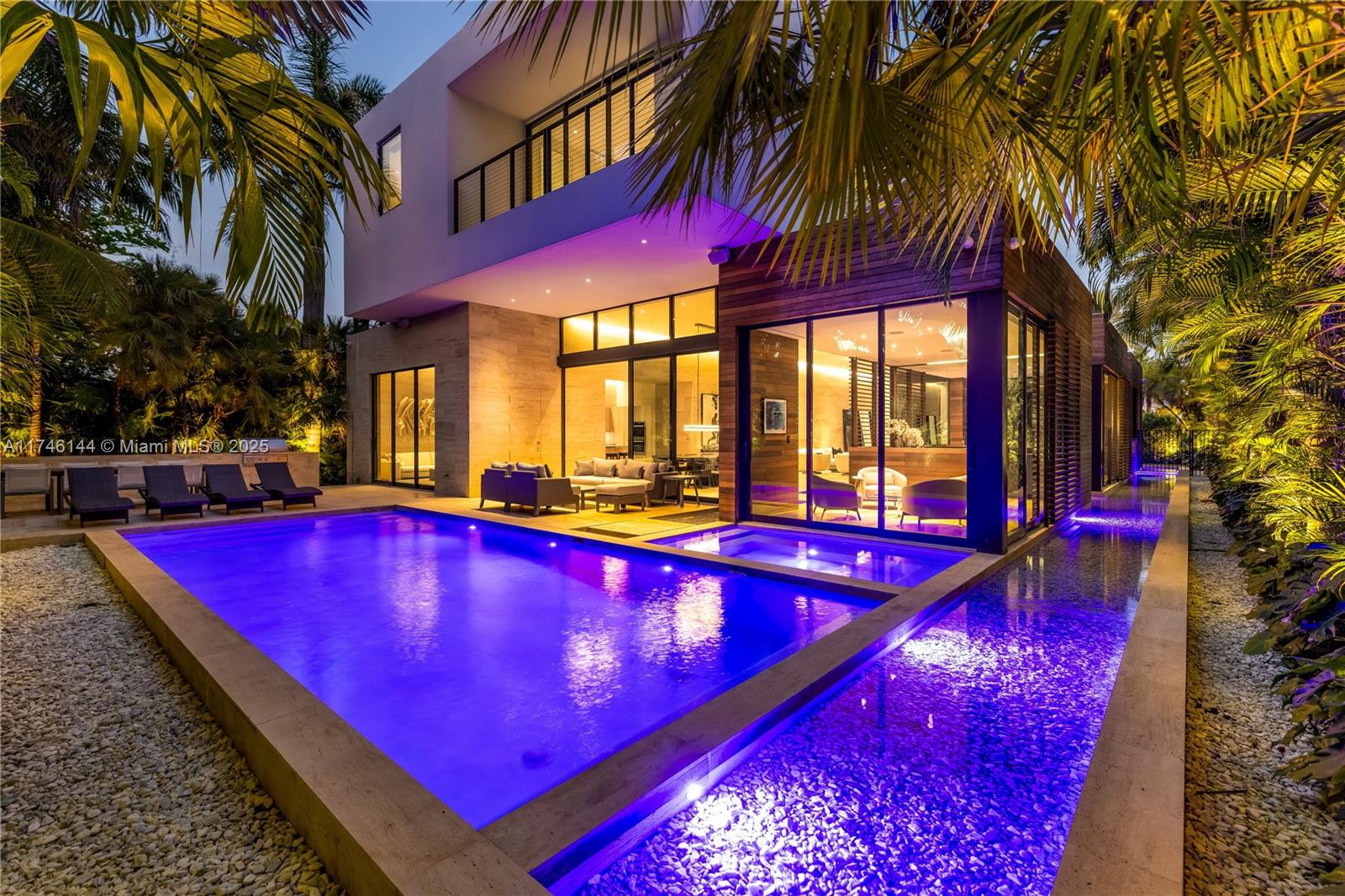 250 Ocean Blvd