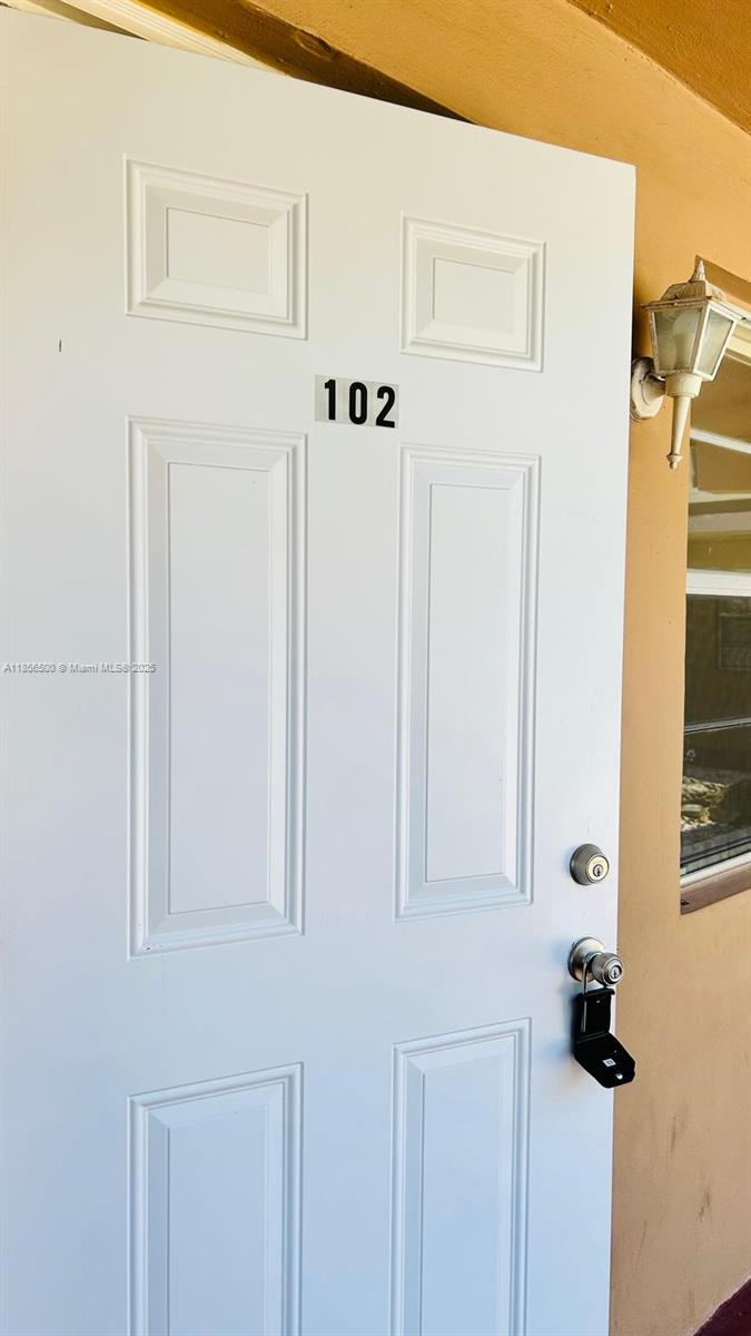 For rent: Cozy one-bedroom apartment in Pompano Beach. This unit features a community pool, reserved parking, and on-site laundry facilities.
Rent includes water and trash removal. Please note: no pets allowed.