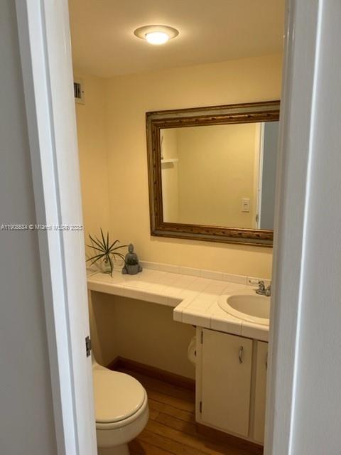 BAYVIEW TERR CONDO - Residential Lease