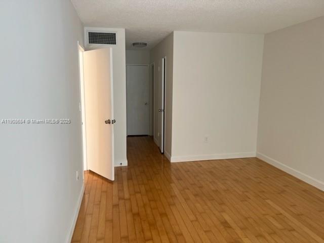 BAYVIEW TERR CONDO - Residential Lease