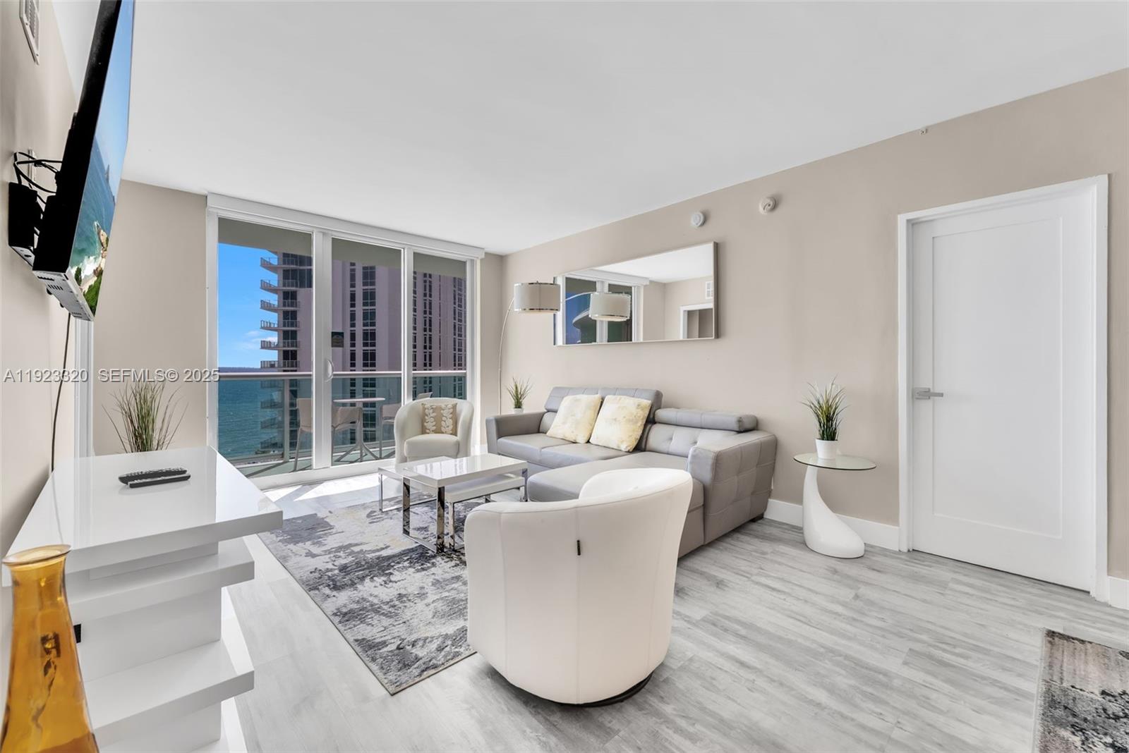 TIDES ON HOLLYWOOD BEACH - Residential