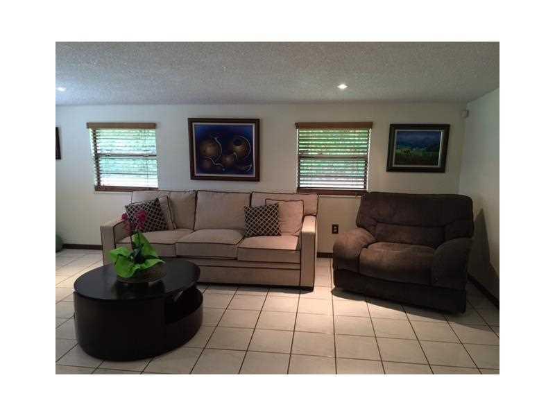 5 56 40 BEL-AIRE SEC 1 - Residential