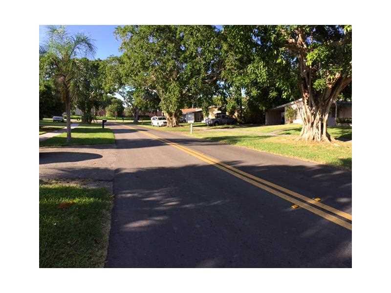 5 56 40 BEL-AIRE SEC 1 - Residential