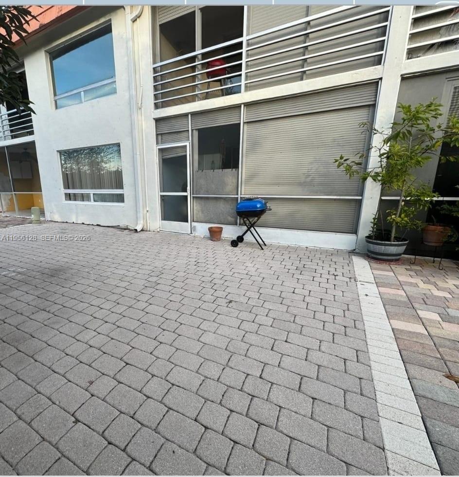 CRYSTAL GREENS NORTH COND - Residential