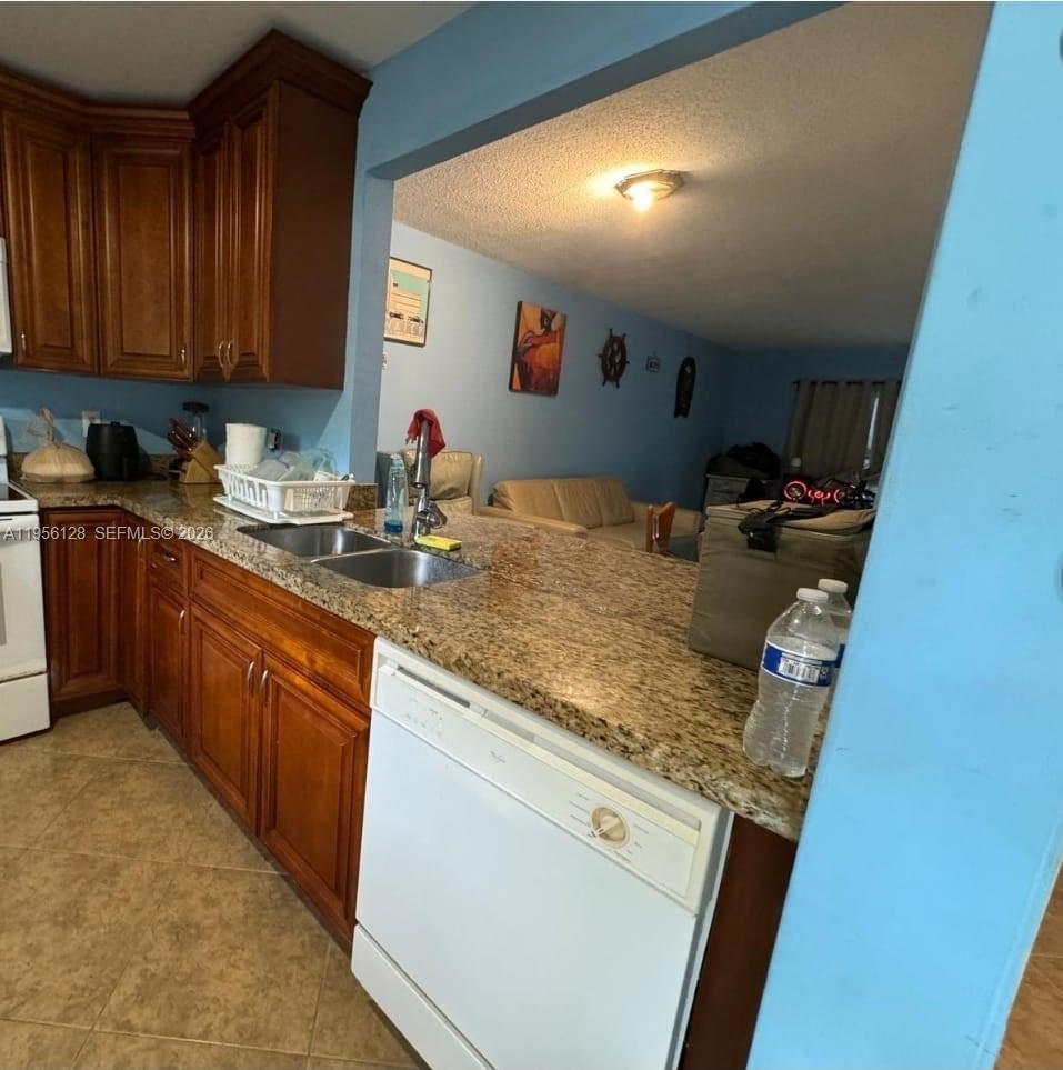 CRYSTAL GREENS NORTH COND - Residential