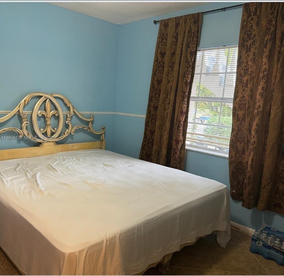 CRYSTAL GREENS NORTH COND - Residential