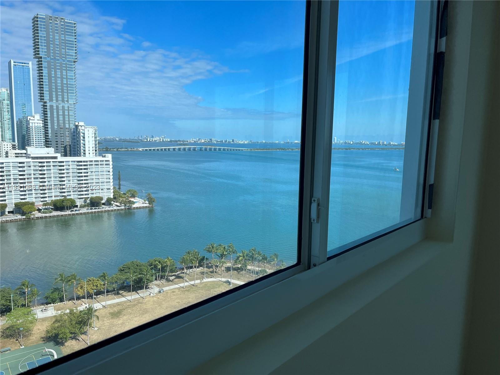 1800 CLUB CONDO - Residential Lease