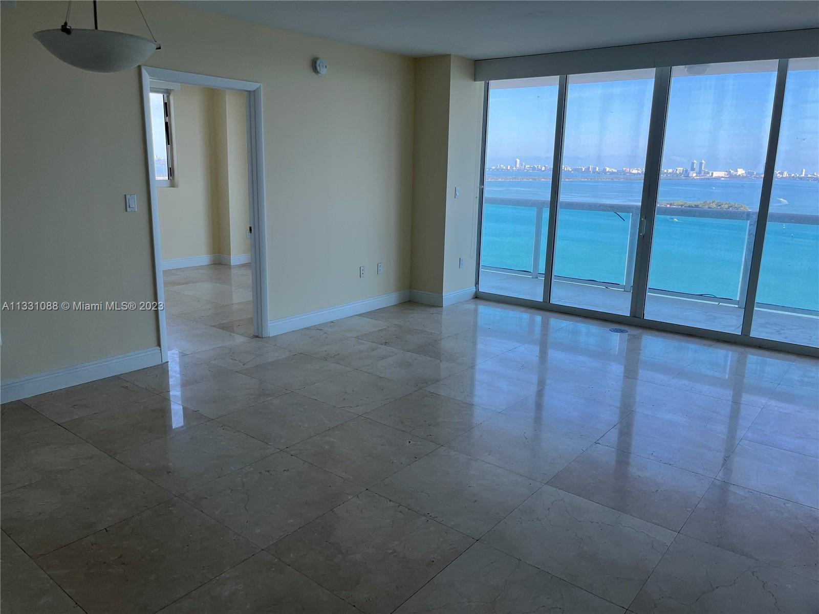 1800 CLUB CONDO - Residential Lease