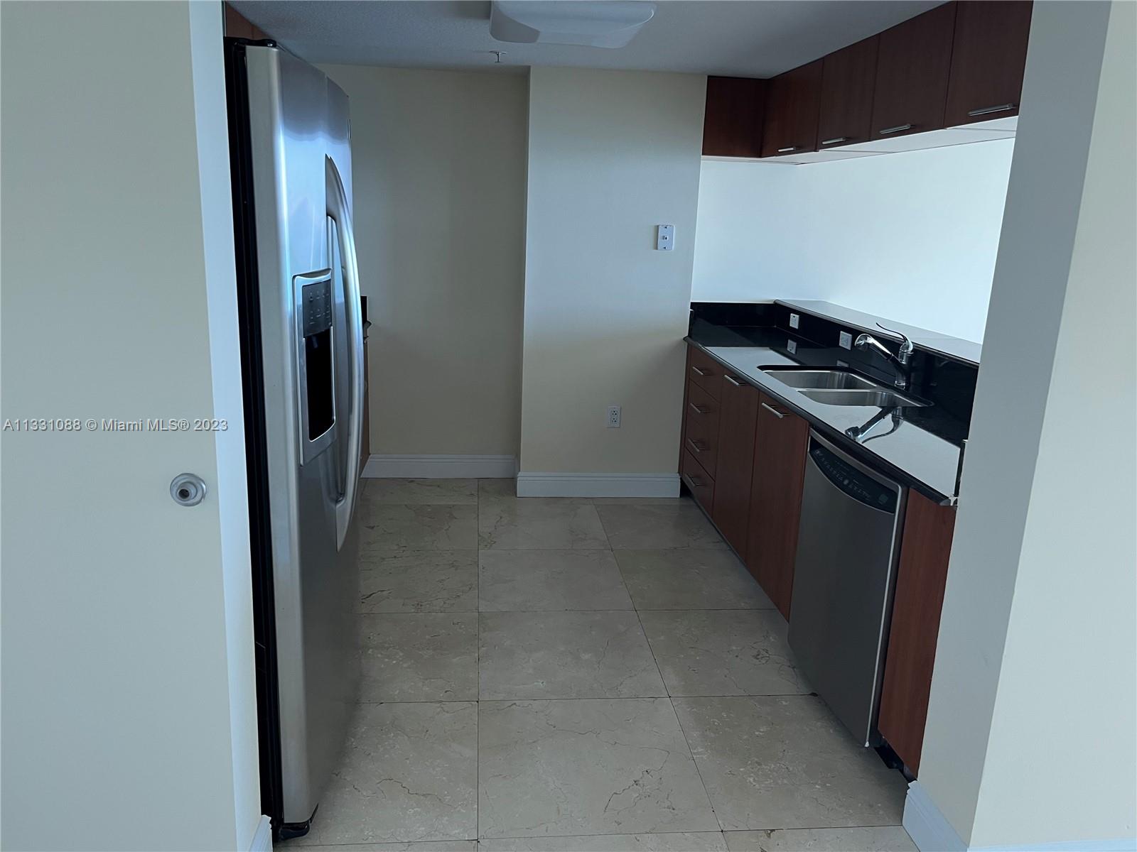 1800 CLUB CONDO - Residential Lease