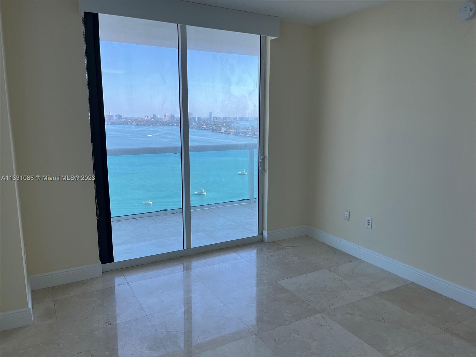 1800 CLUB CONDO - Residential Lease