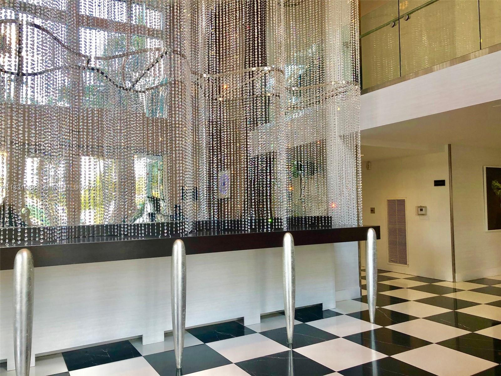 1800 CLUB CONDO - Residential Lease