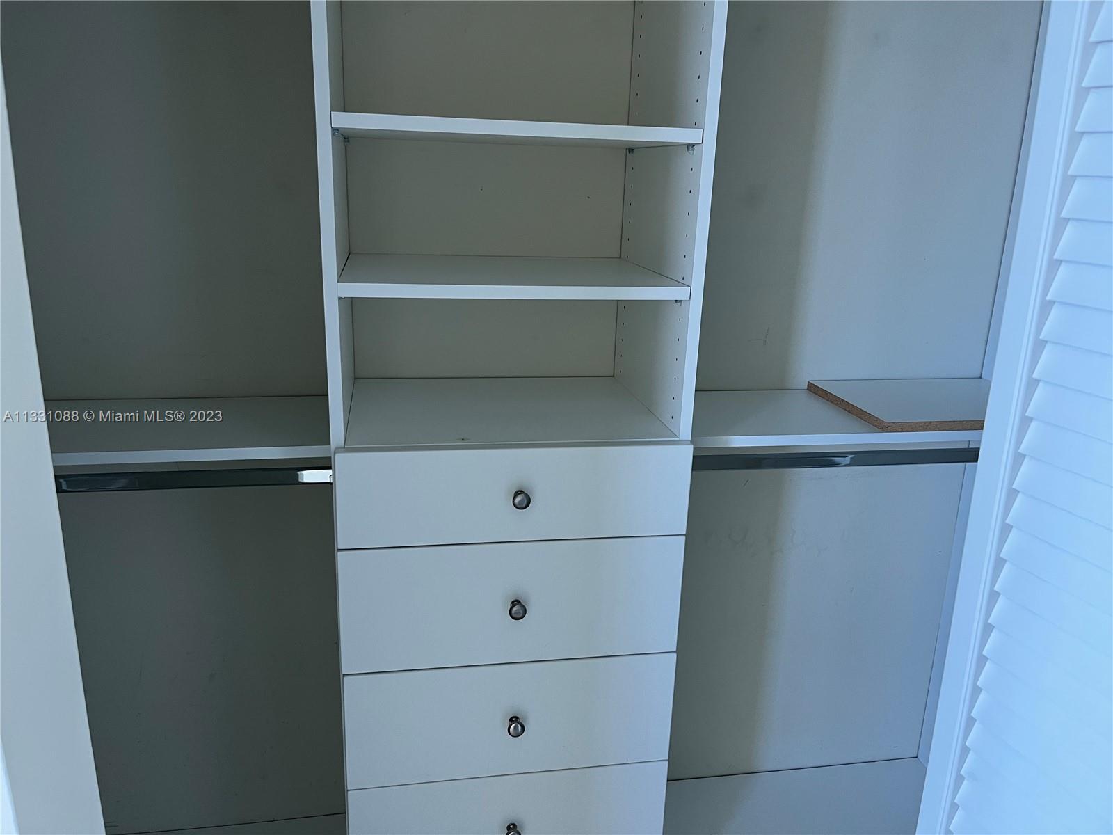 1800 CLUB CONDO - Residential Lease