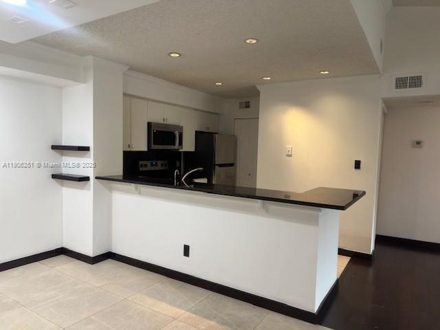 HOLLYWOOD PARC CONDOMINIU - Residential Lease