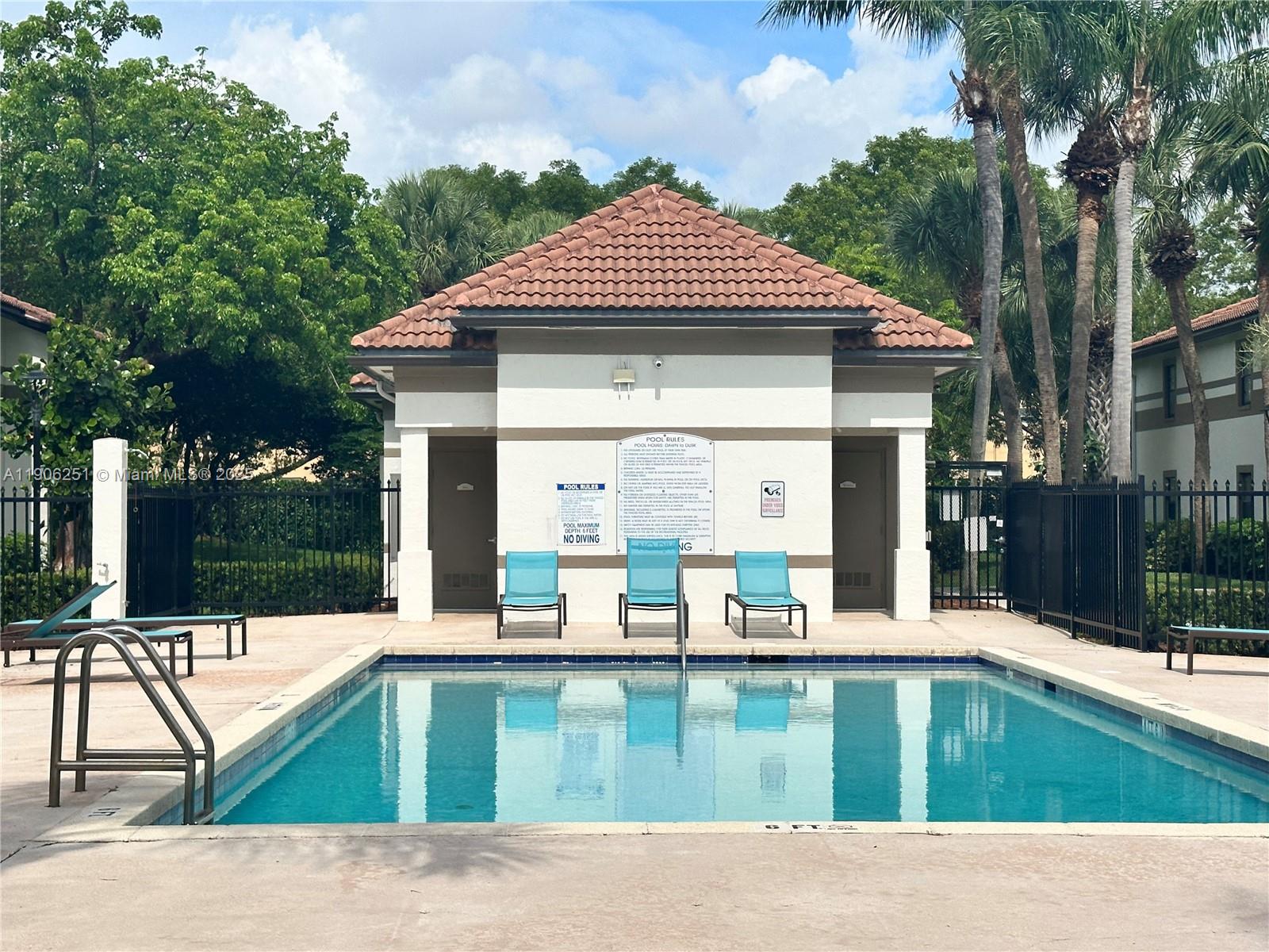 HOLLYWOOD PARC CONDOMINIU - Residential Lease