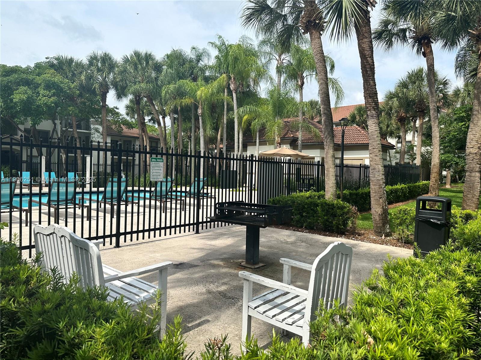 HOLLYWOOD PARC CONDOMINIU - Residential Lease