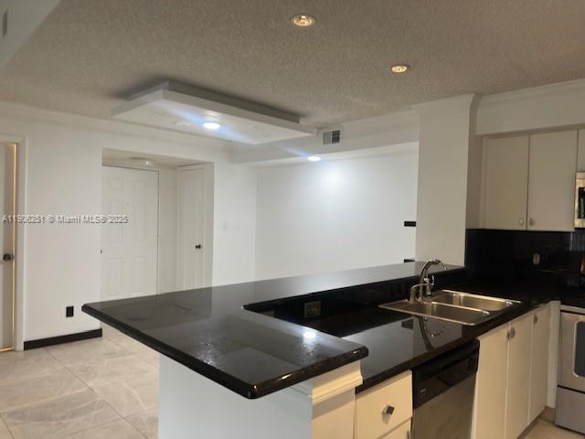 HOLLYWOOD PARC CONDOMINIU - Residential Lease