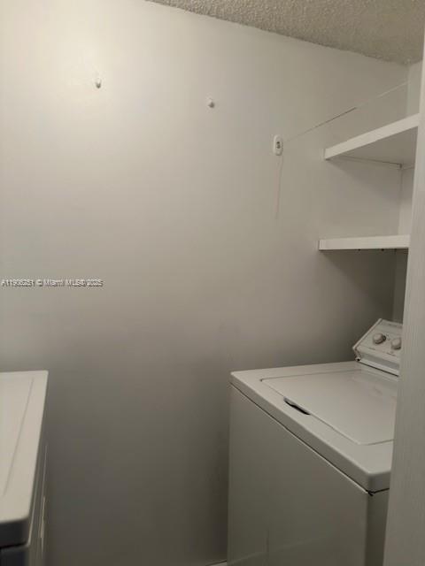 HOLLYWOOD PARC CONDOMINIU - Residential Lease