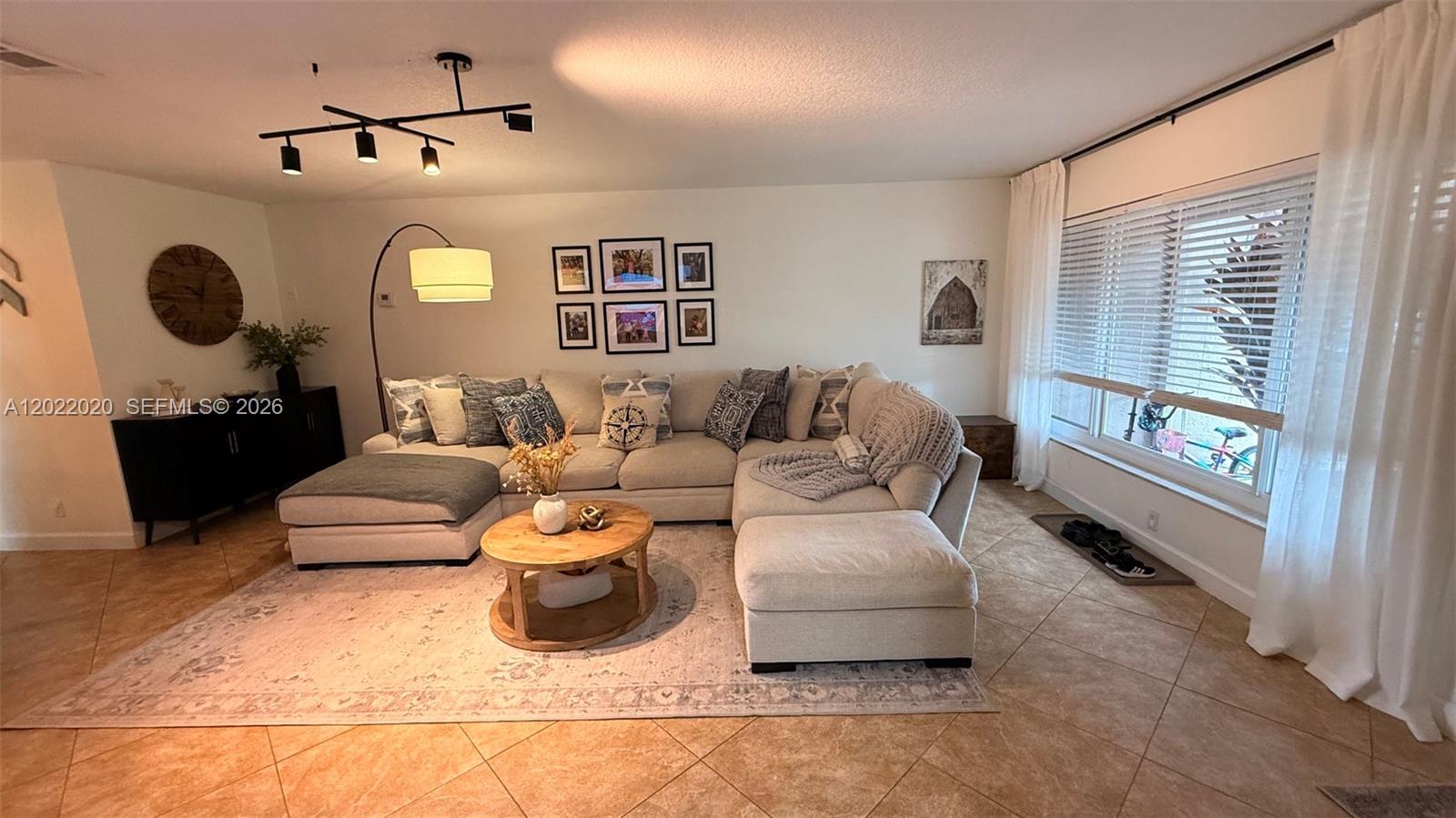 SANDALFOOT COVE SEC 7 AND - Residential