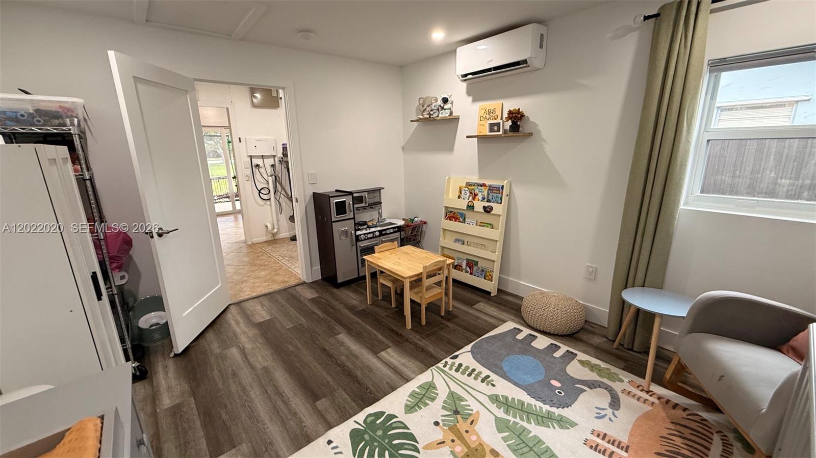 SANDALFOOT COVE SEC 7 AND - Residential