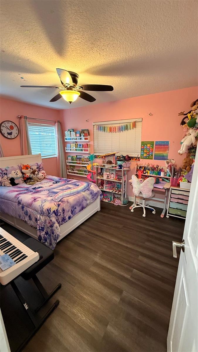 SANDALFOOT COVE SEC 7 AND - Residential