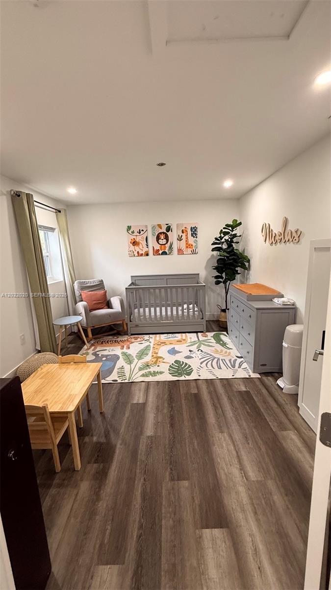 SANDALFOOT COVE SEC 7 AND - Residential