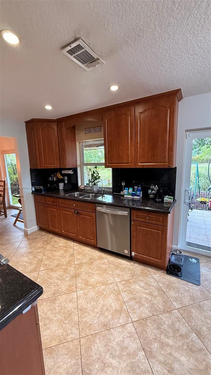 SANDALFOOT COVE SEC 7 AND - Residential