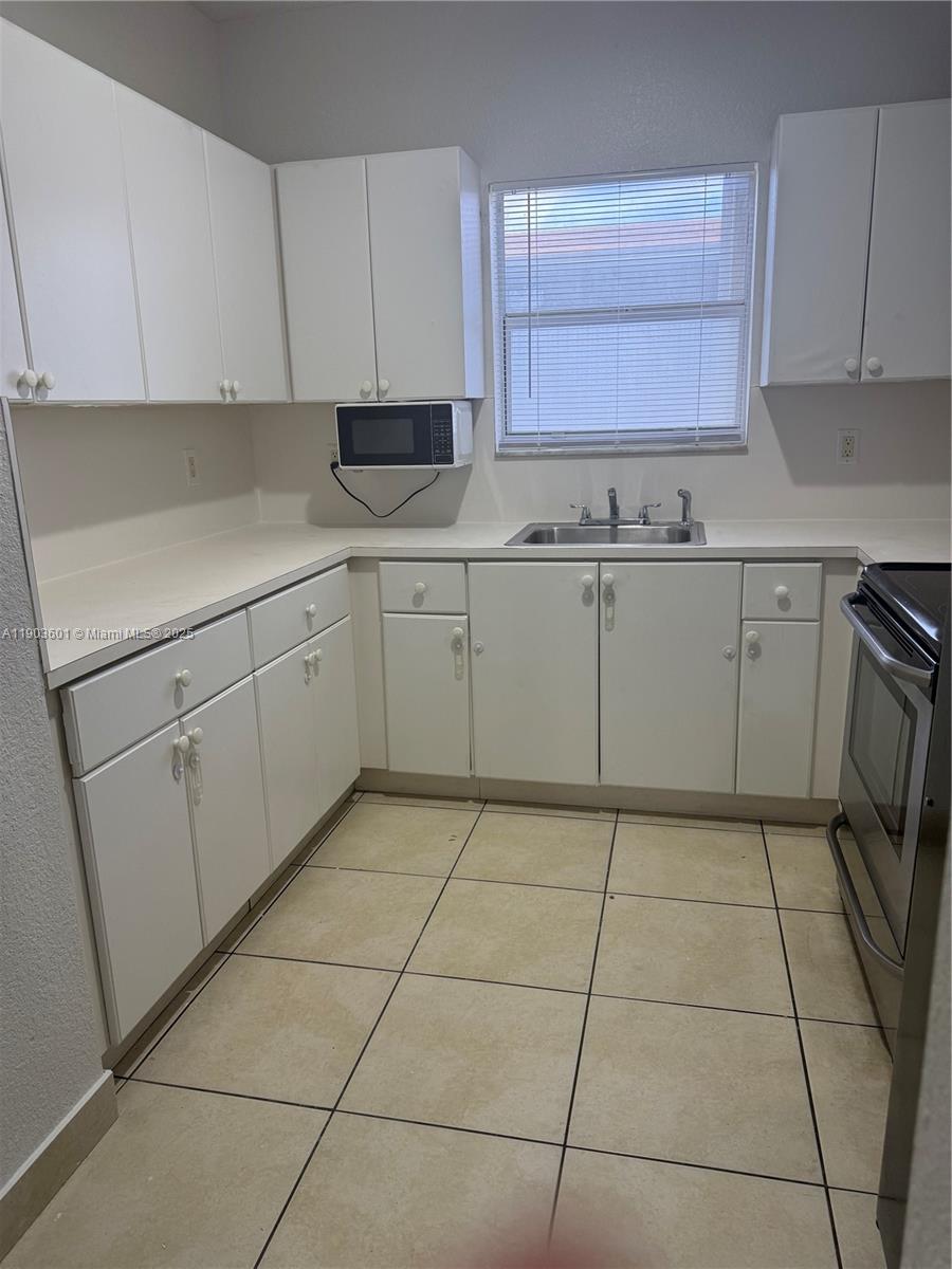 HIALEAH 17TH ADDN REV & A - Residential Lease