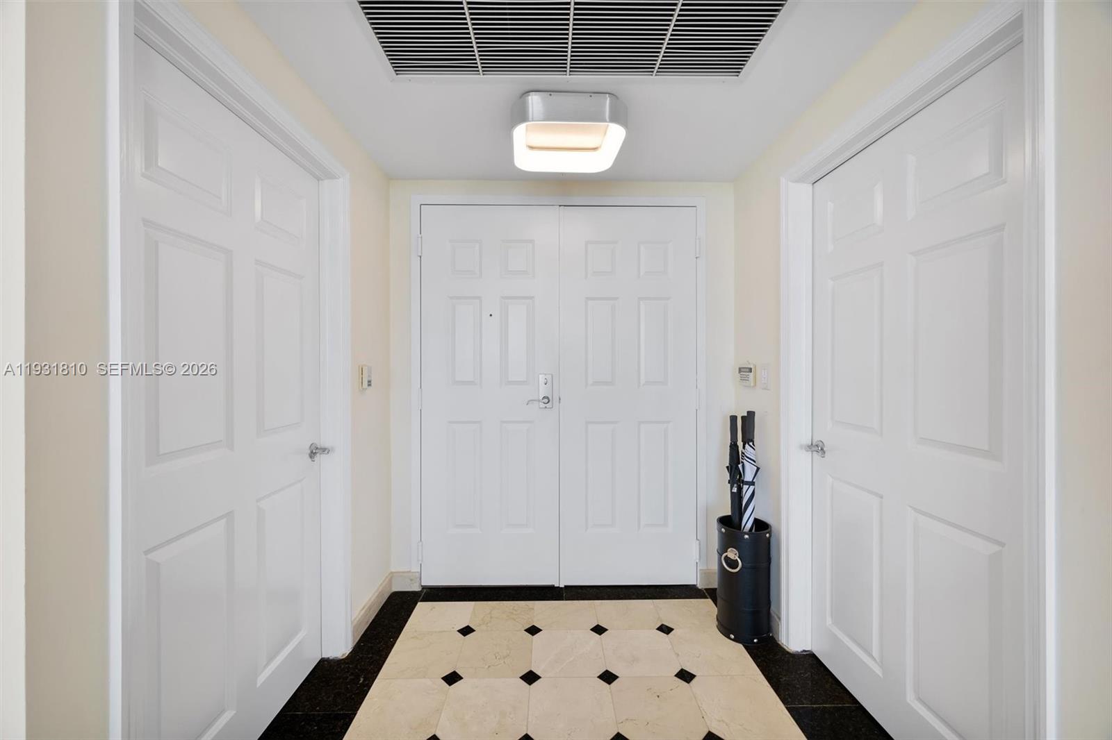 JACKSON TOWER LAS OLAS CO - Residential