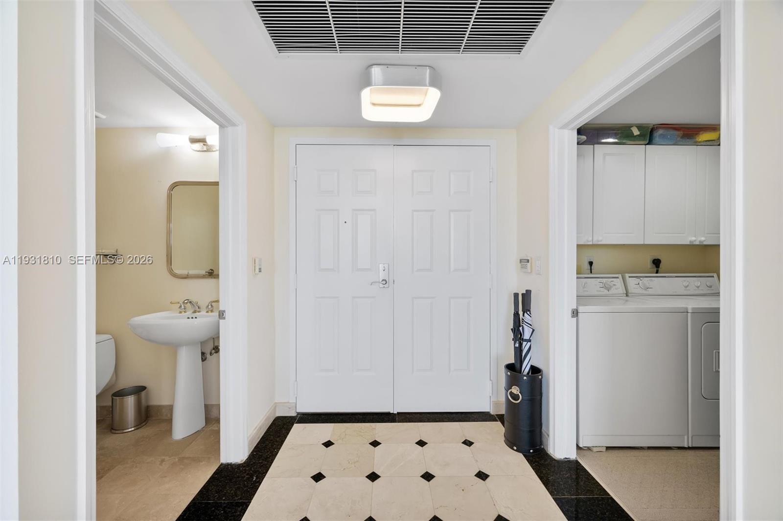 JACKSON TOWER LAS OLAS CO - Residential