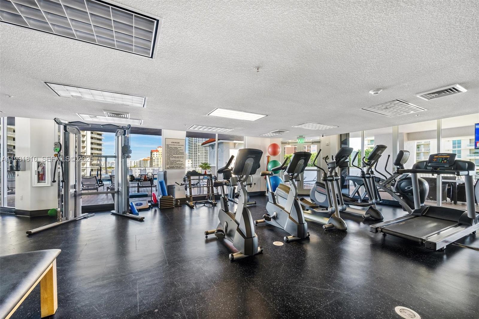 JACKSON TOWER LAS OLAS CO - Residential