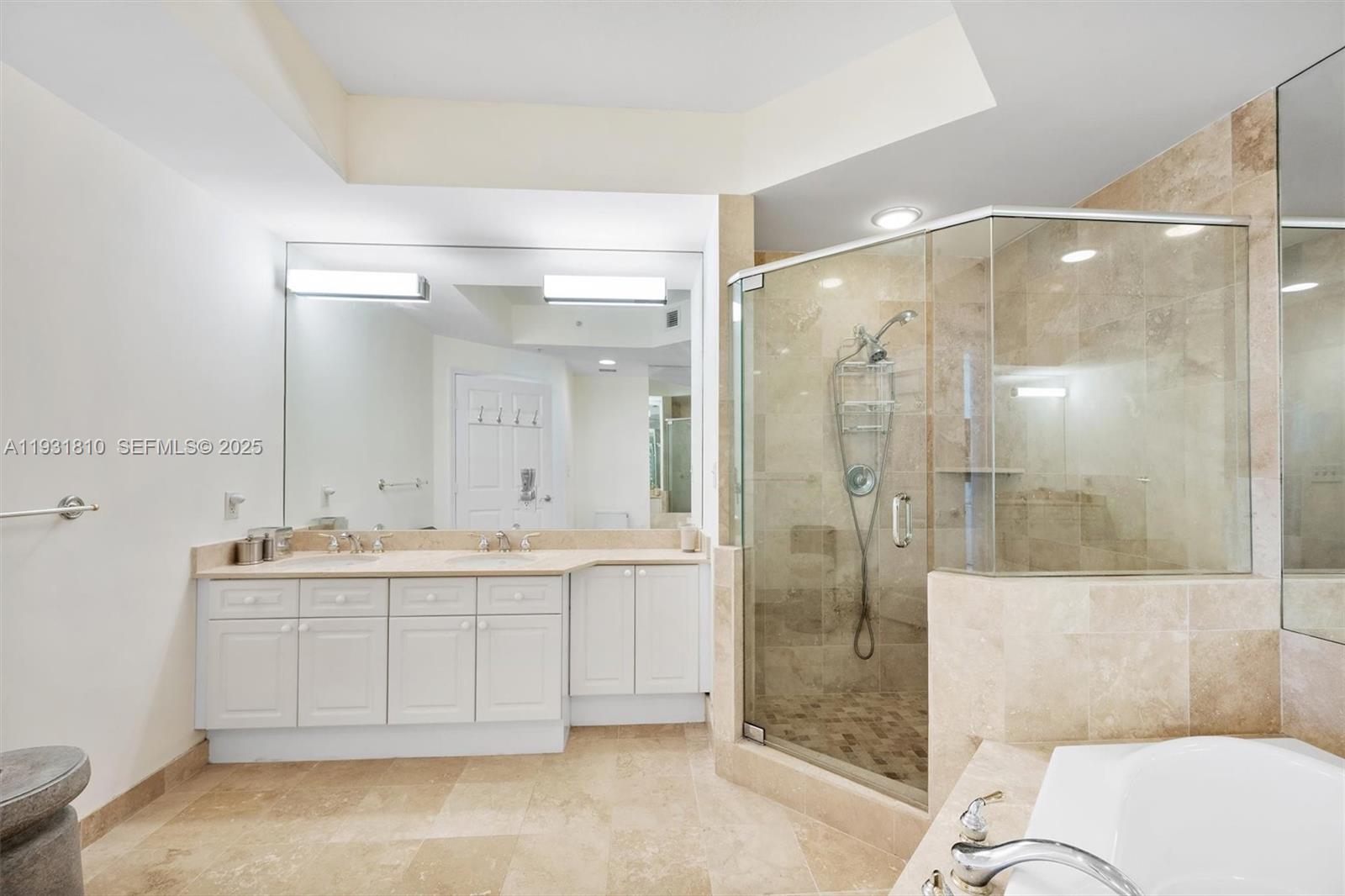 JACKSON TOWER LAS OLAS CO - Residential