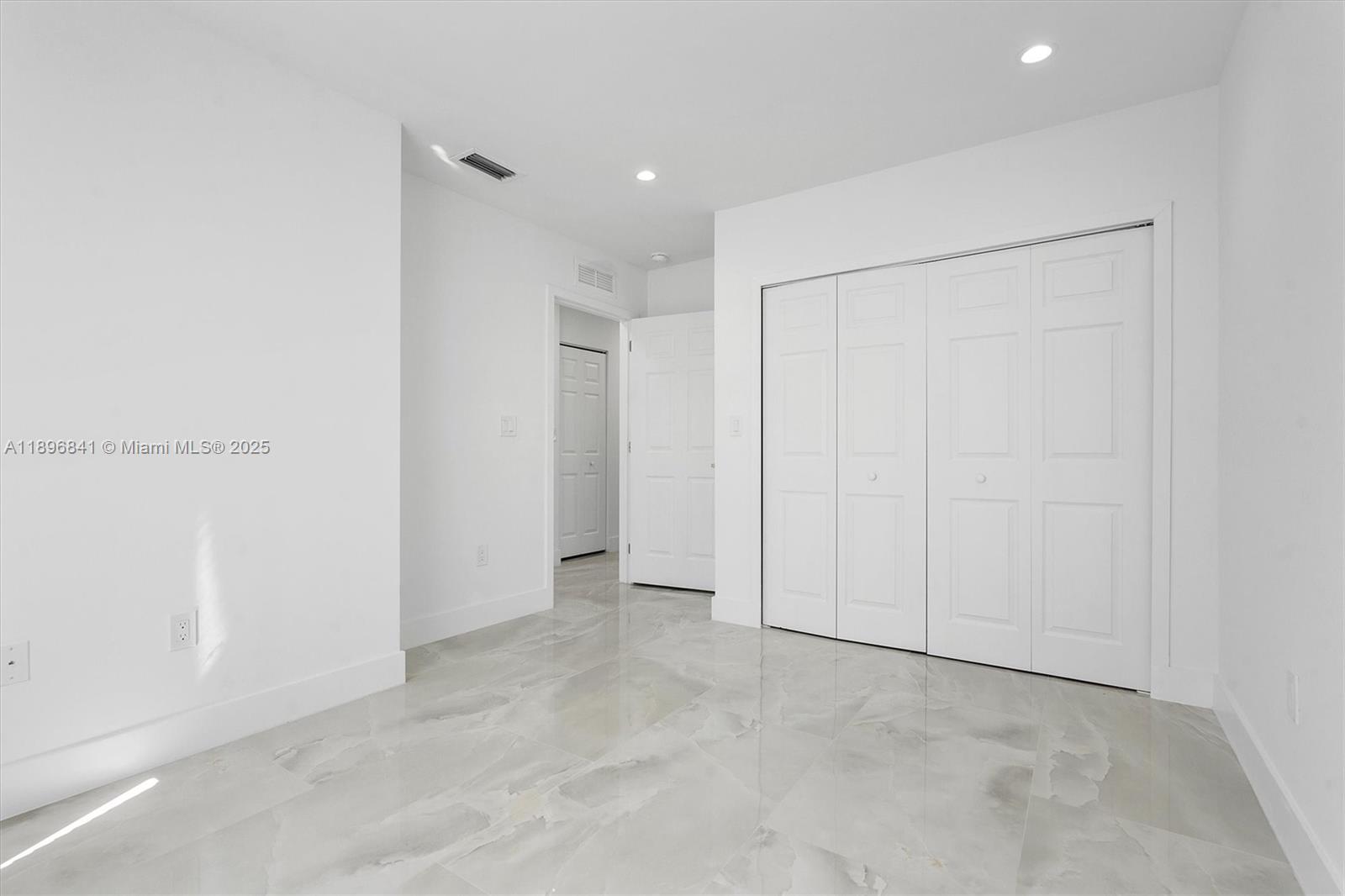 HIALEAH HEIGHTS - Residential Lease