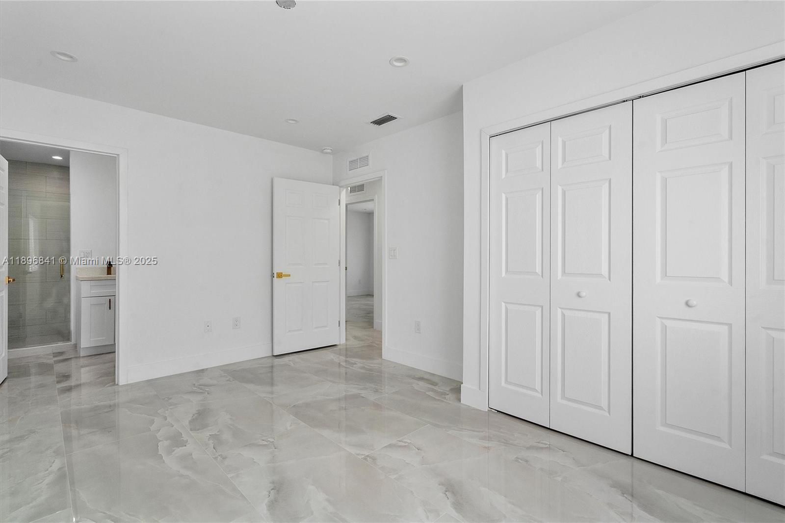 HIALEAH HEIGHTS - Residential Lease