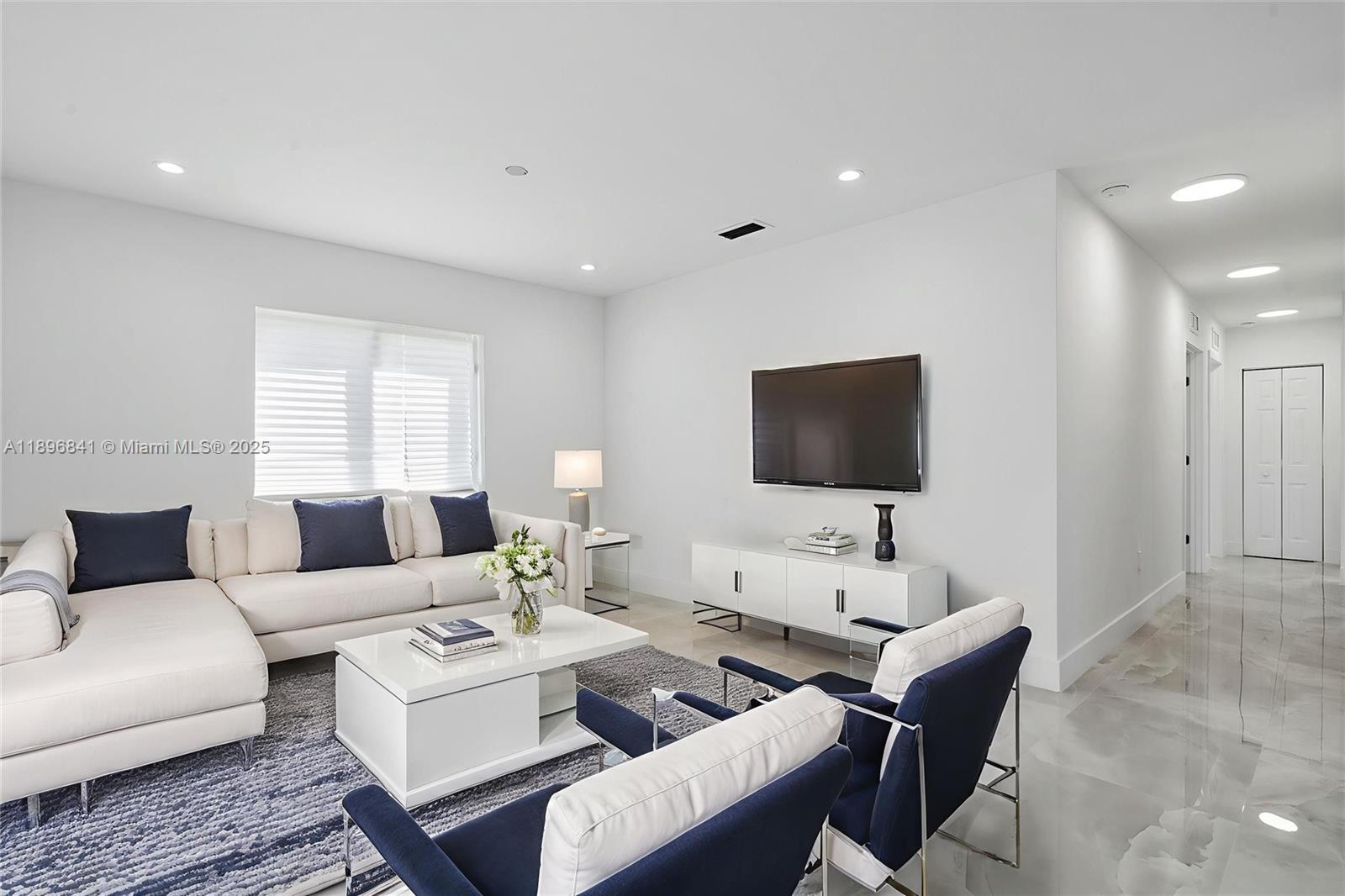 HIALEAH HEIGHTS - Residential Lease