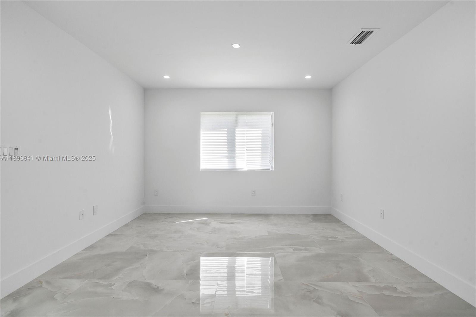 HIALEAH HEIGHTS - Residential Lease