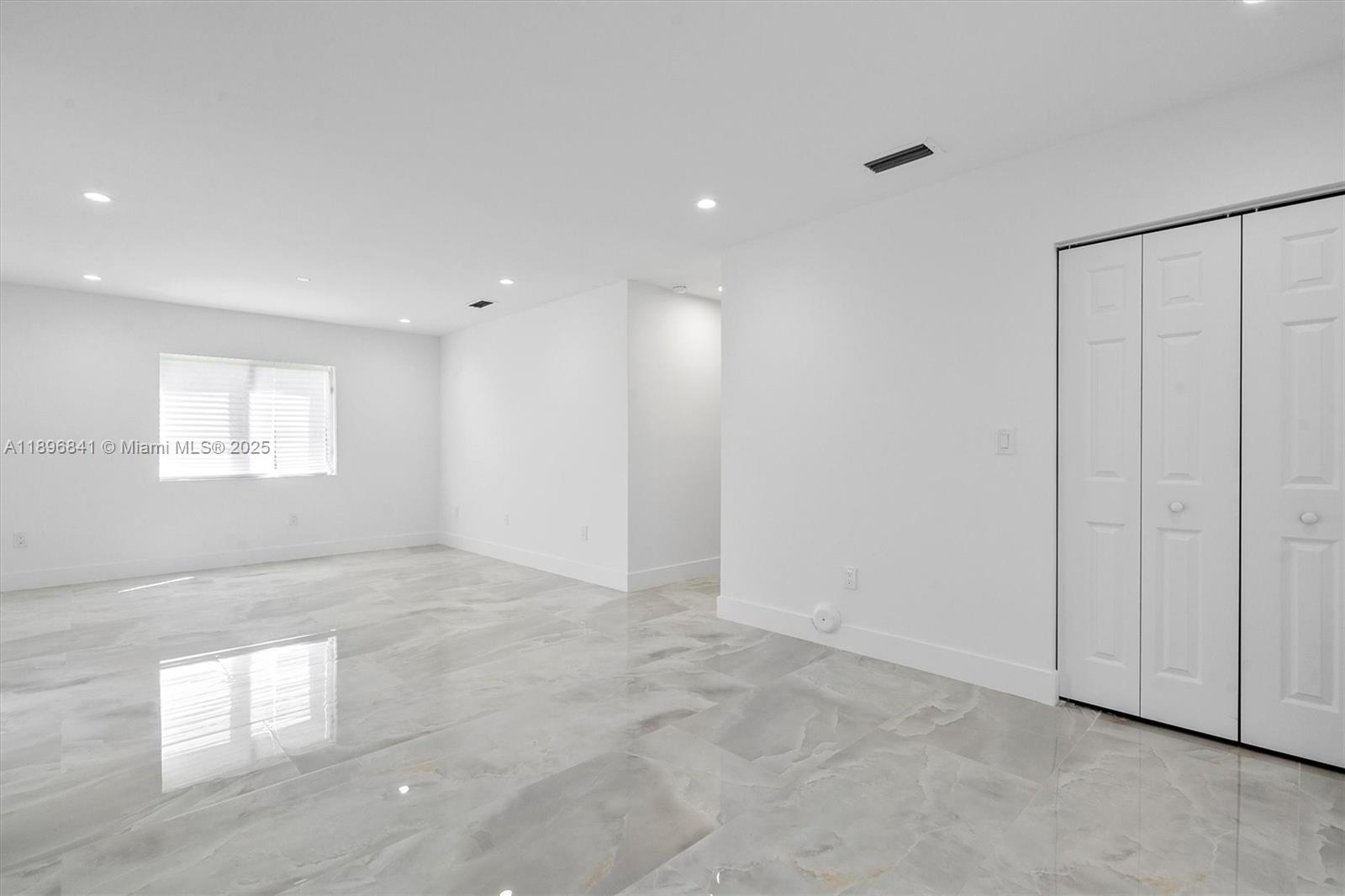 HIALEAH HEIGHTS - Residential Lease