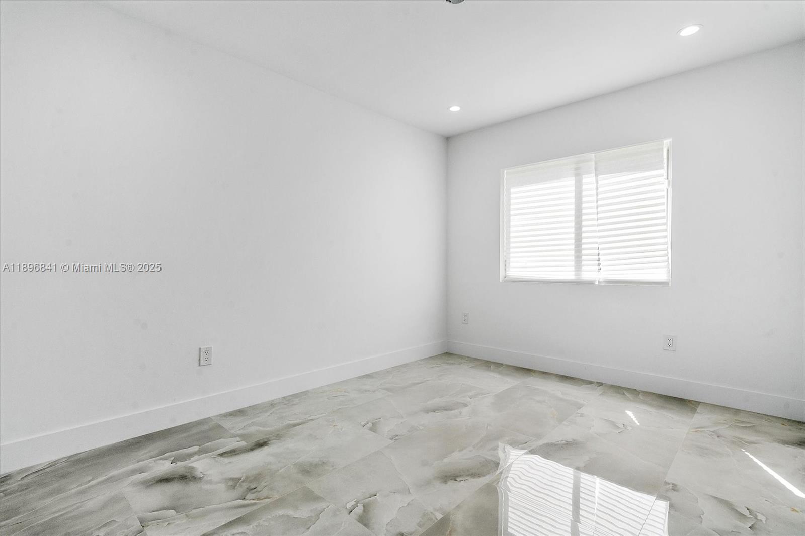 HIALEAH HEIGHTS - Residential Lease