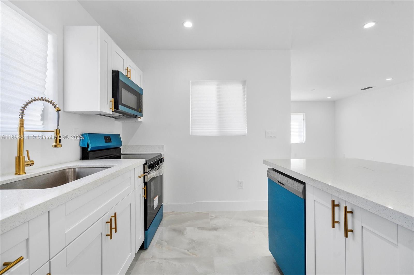HIALEAH HEIGHTS - Residential Lease