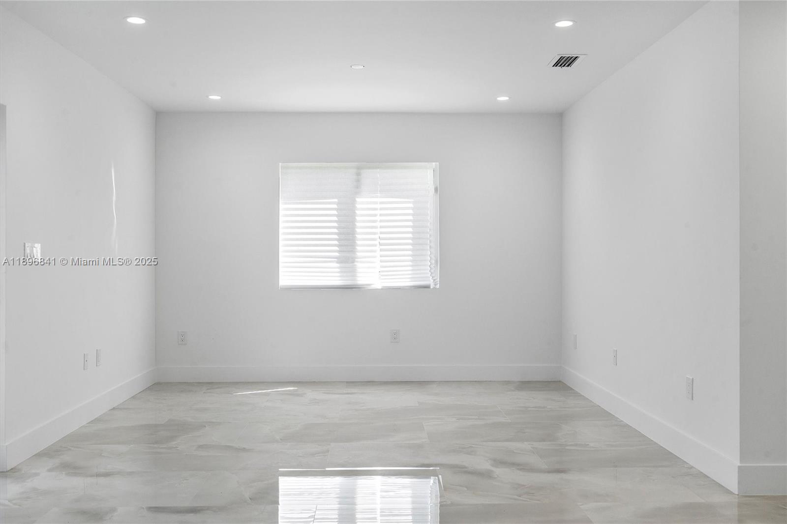 HIALEAH HEIGHTS - Residential Lease