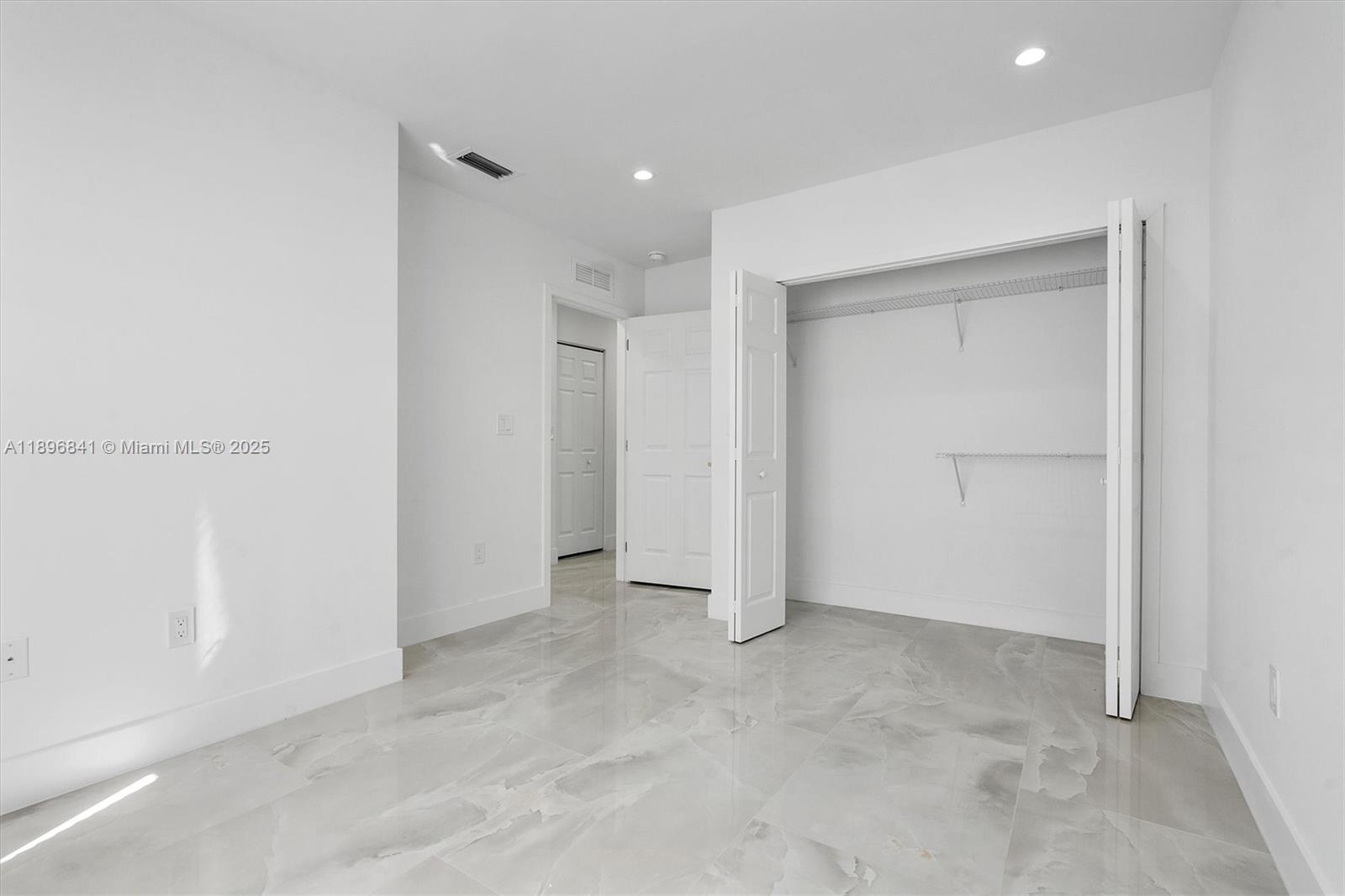 HIALEAH HEIGHTS - Residential Lease