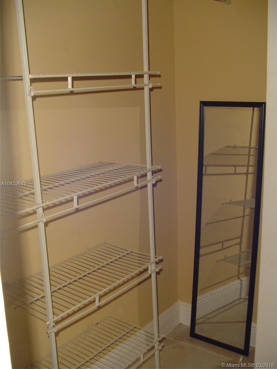 VIRGINIA POINTE CONDO - Residential Lease